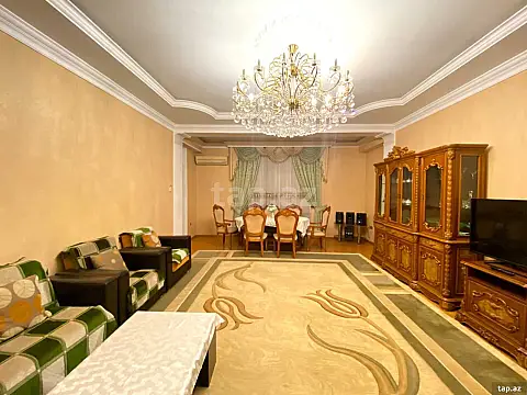 Kirayə verilir 3 otaqlı yeni tikili 160 m²