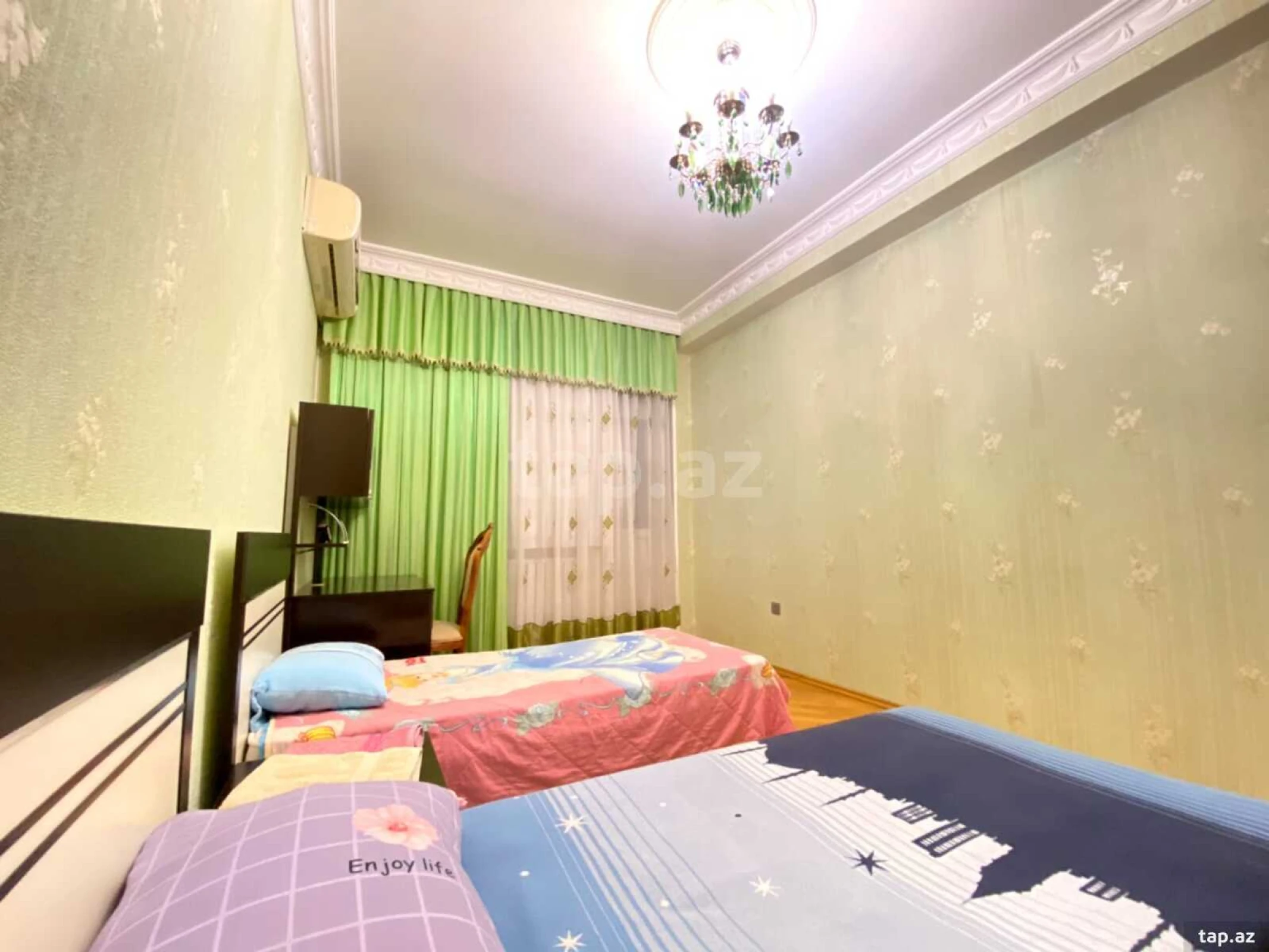 Kirayə verilir 3 otaqlı yeni tikili 160 m²