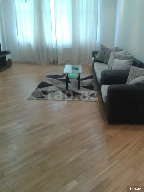 Kirayə verilir 3 otaqlı yeni tikili 125 m²