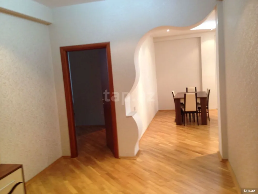 Kirayə verilir 3 otaqlı yeni tikili 125 m²