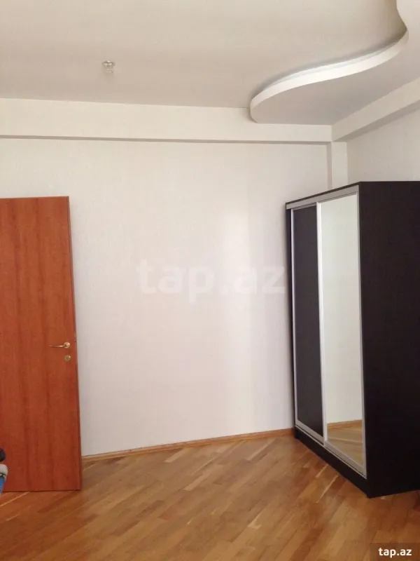 Kirayə verilir 3 otaqlı yeni tikili 125 m²