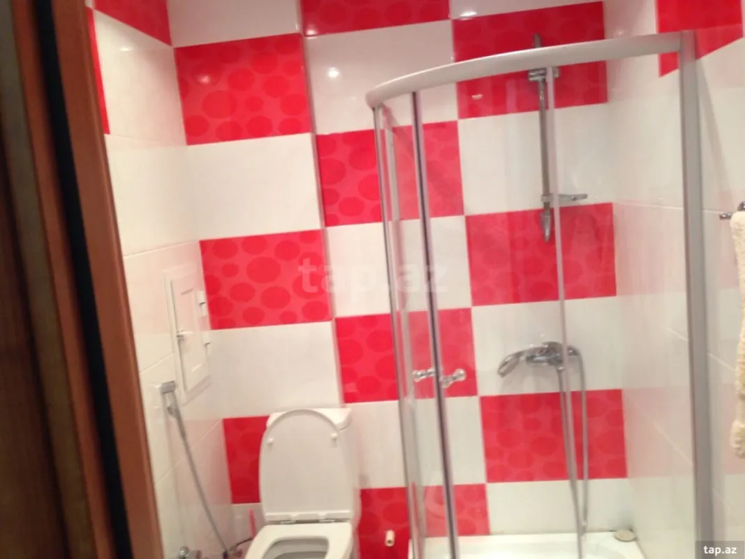 Kirayə verilir 3 otaqlı yeni tikili 125 m²