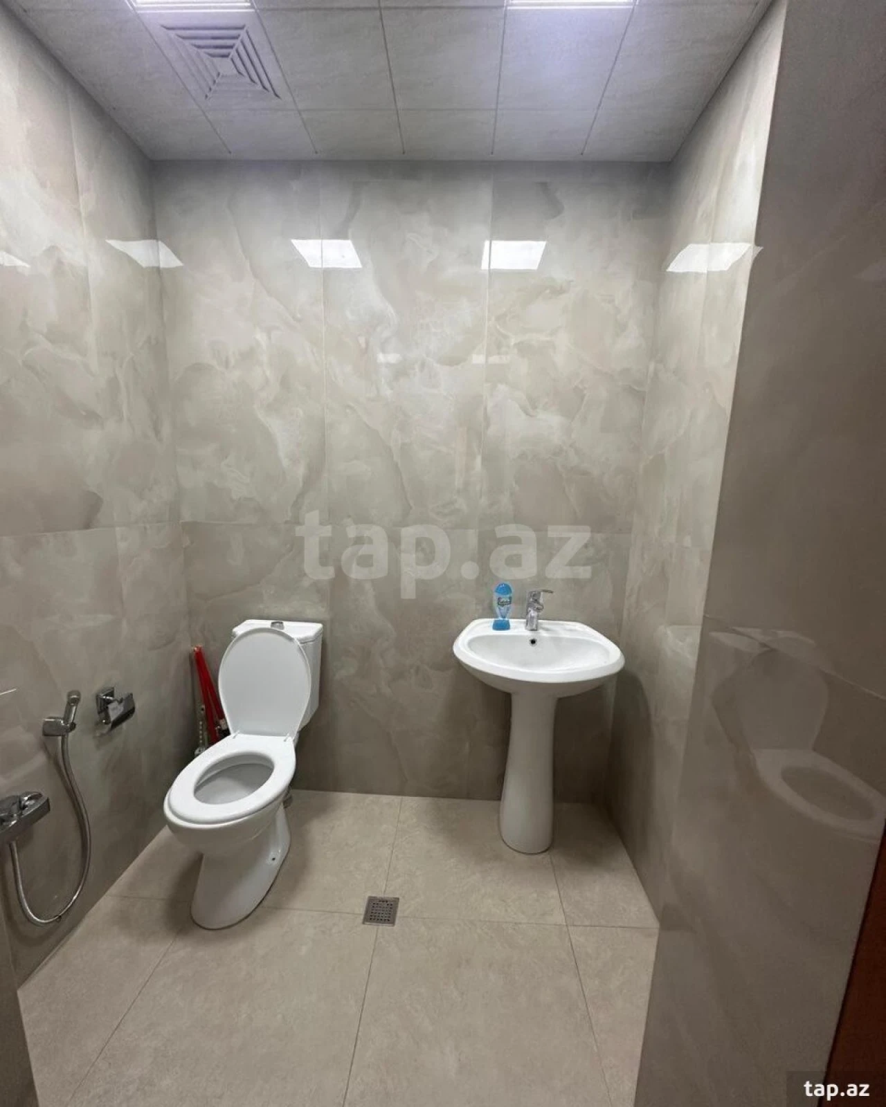 Kirayə verilir 2 otaqlı yeni tikili 84 m²