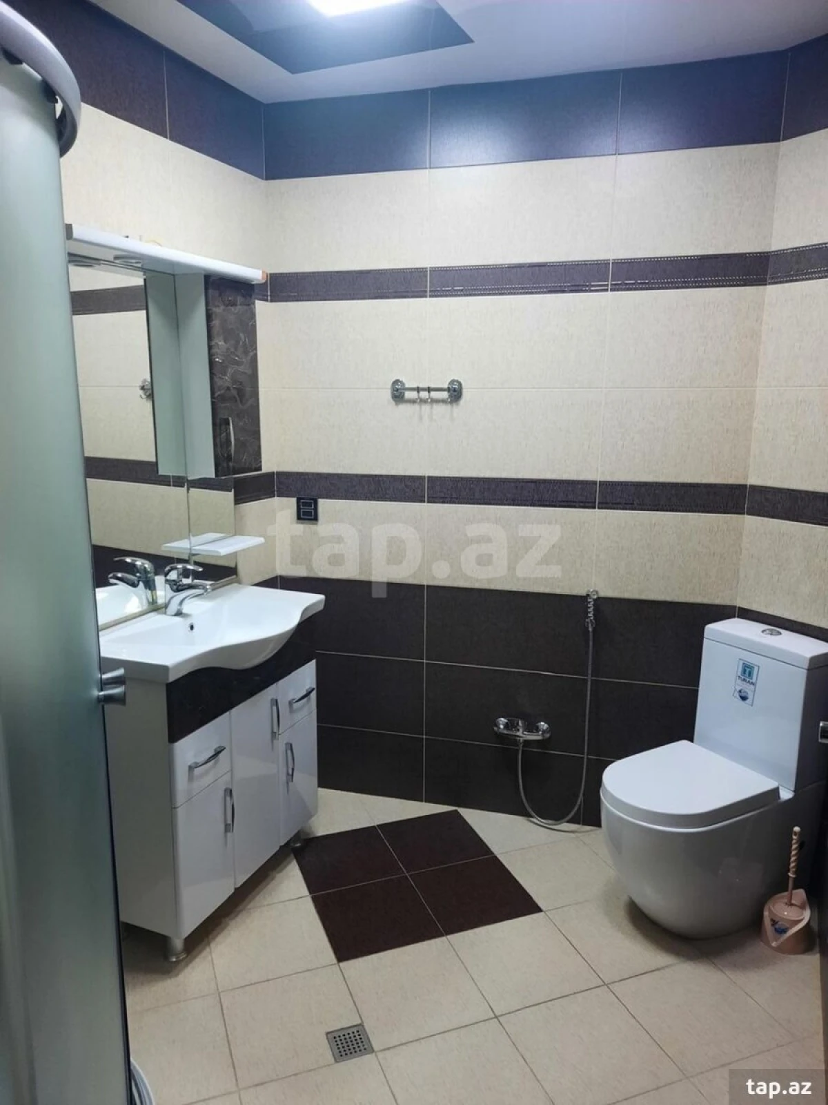 Kirayə verilir 3 otaqlı yeni tikili 150 m²