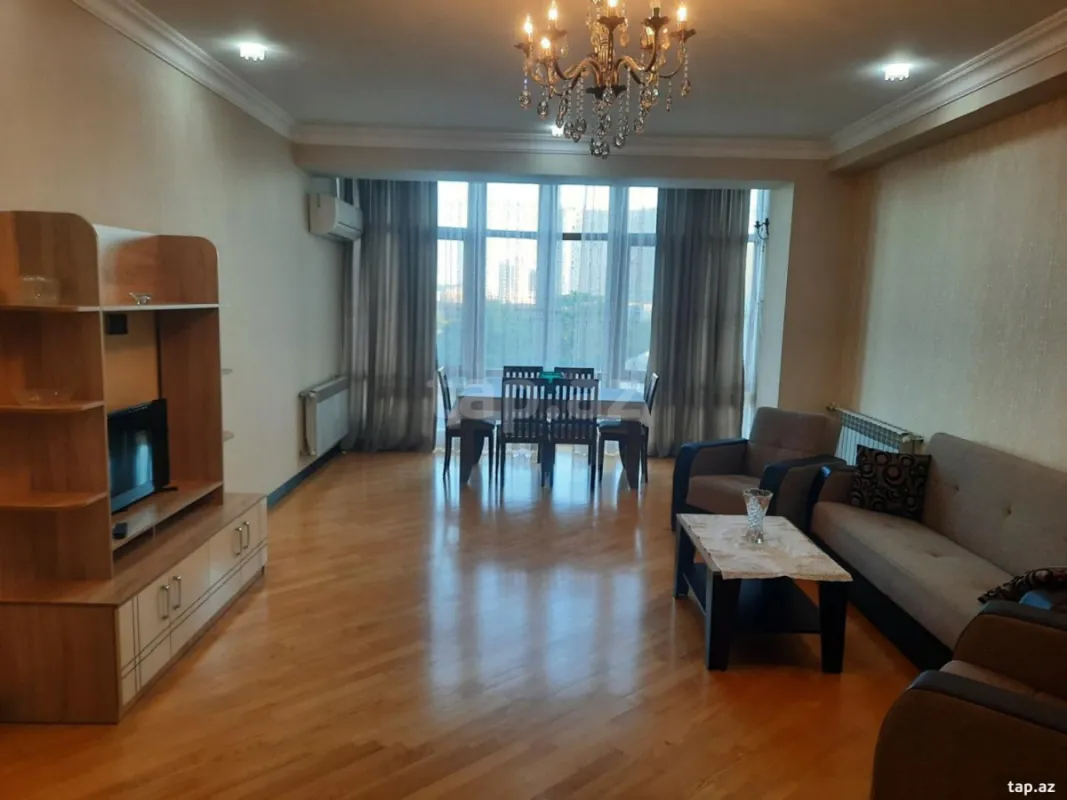 Kirayə verilir 3 otaqlı yeni tikili 150 m²