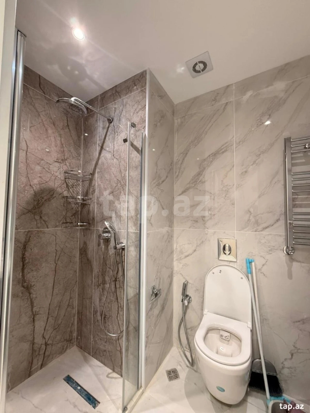Kirayə verilir 3 otaqlı yeni tikili 85 m²