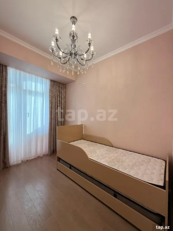 Kirayə verilir 3 otaqlı yeni tikili 85 m²