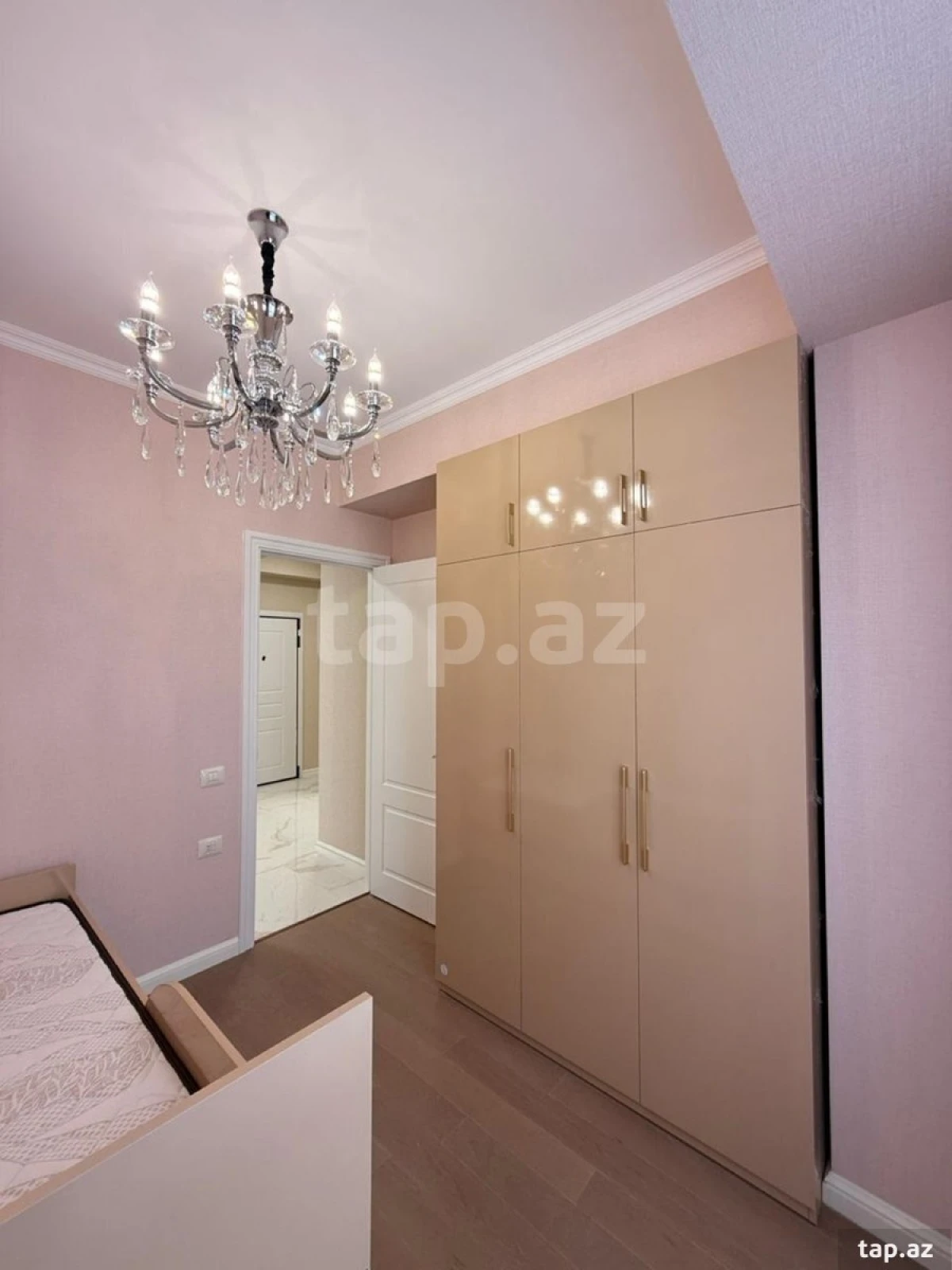Kirayə verilir 3 otaqlı yeni tikili 85 m²