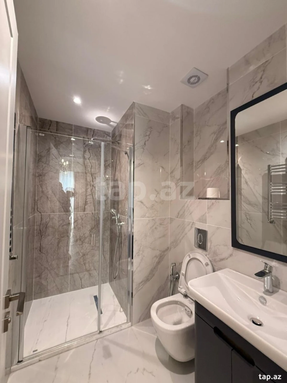 Kirayə verilir 3 otaqlı yeni tikili 85 m²