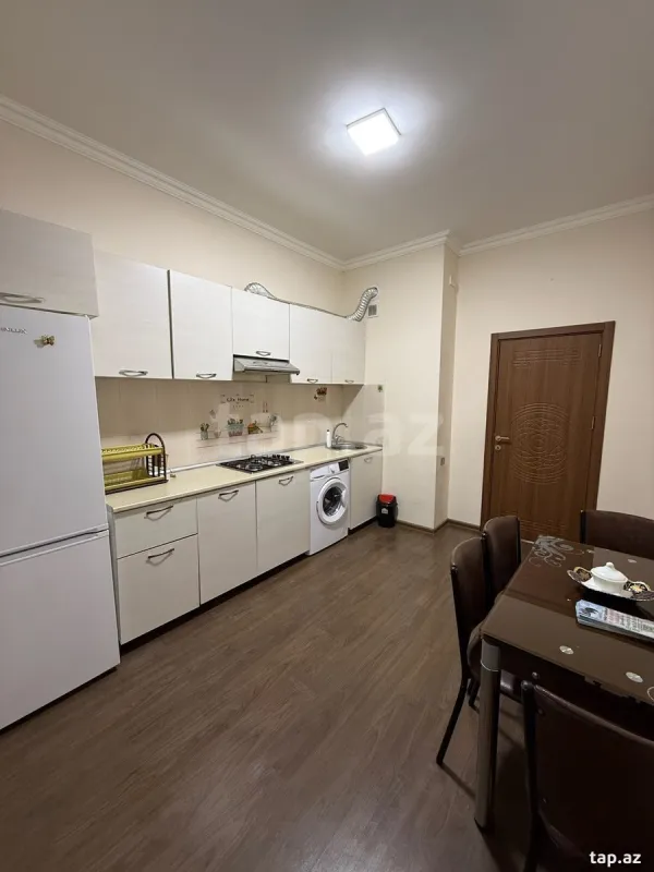 Kirayə verilir 4 otaqlı yeni tikili 110 m²