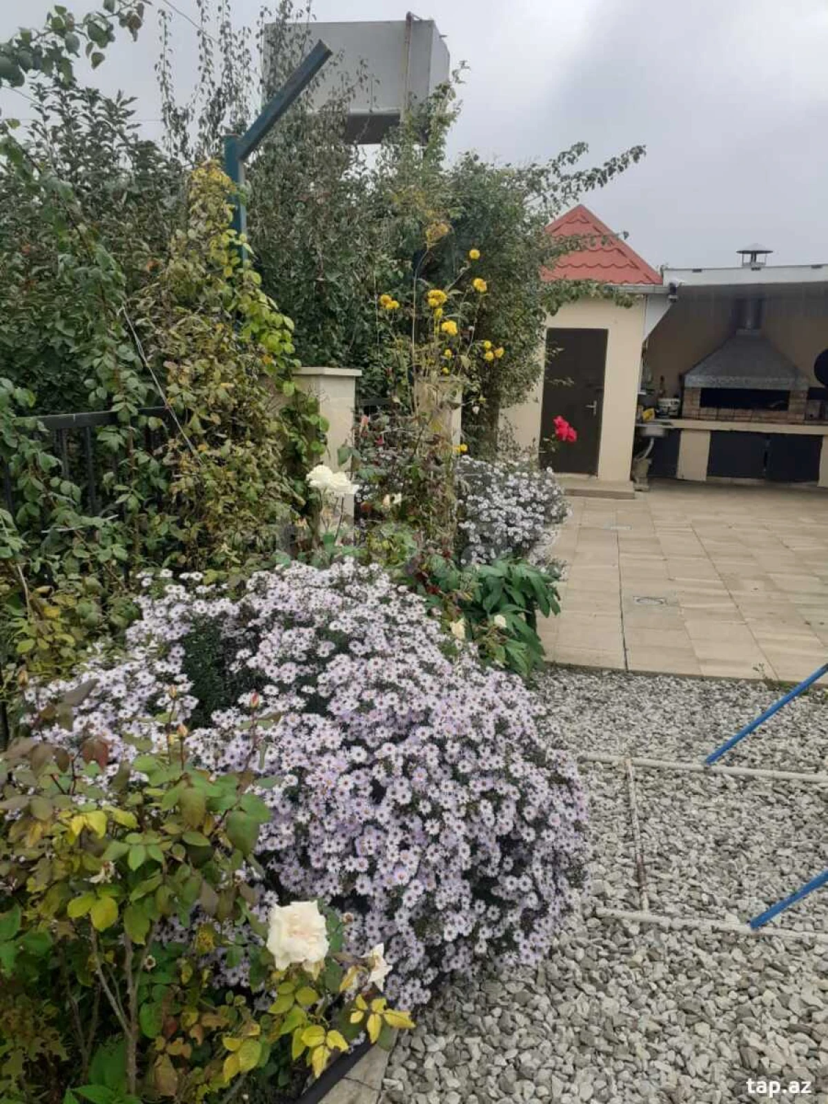 Satılır 4 otaqlı həyət evi