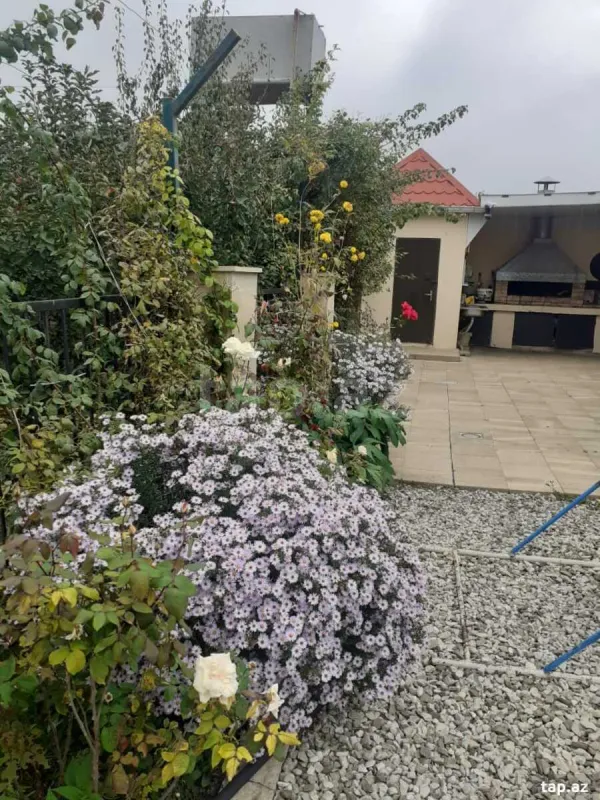 Satılır 4 otaqlı həyət evi