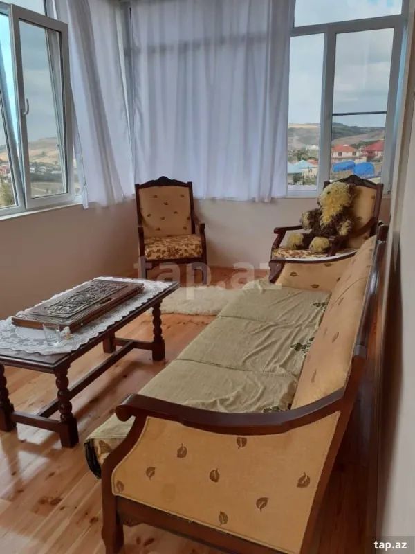 Satılır 4 otaqlı həyət evi