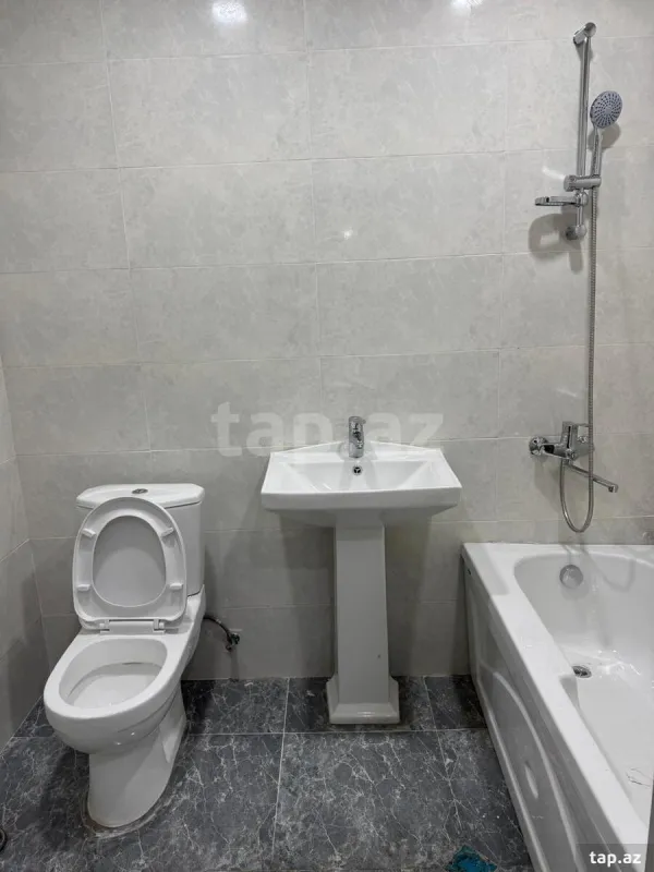 Kirayə verilir 3 otaqlı həyət evi