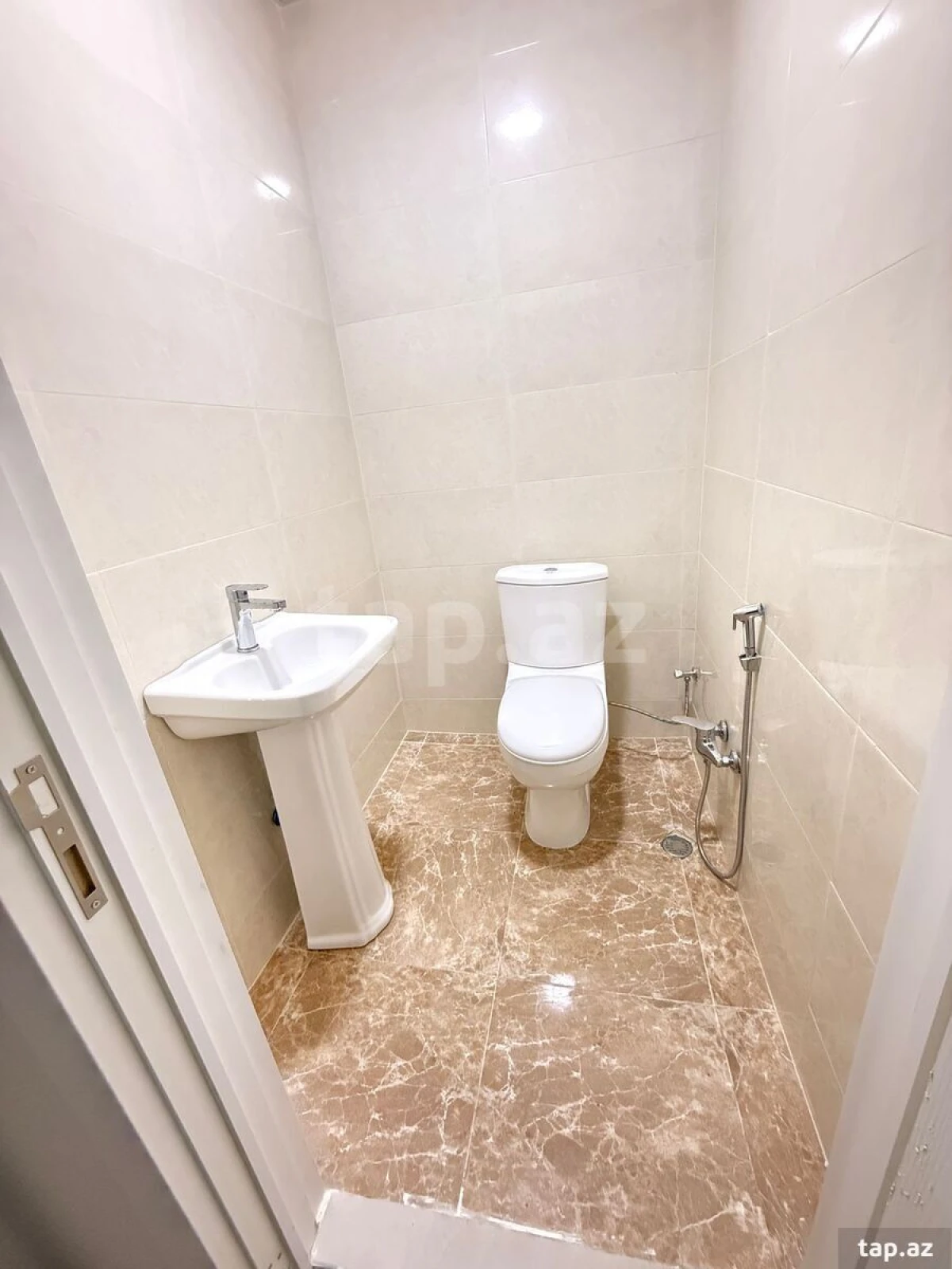 Kirayə verilir 3 otaqlı həyət evi