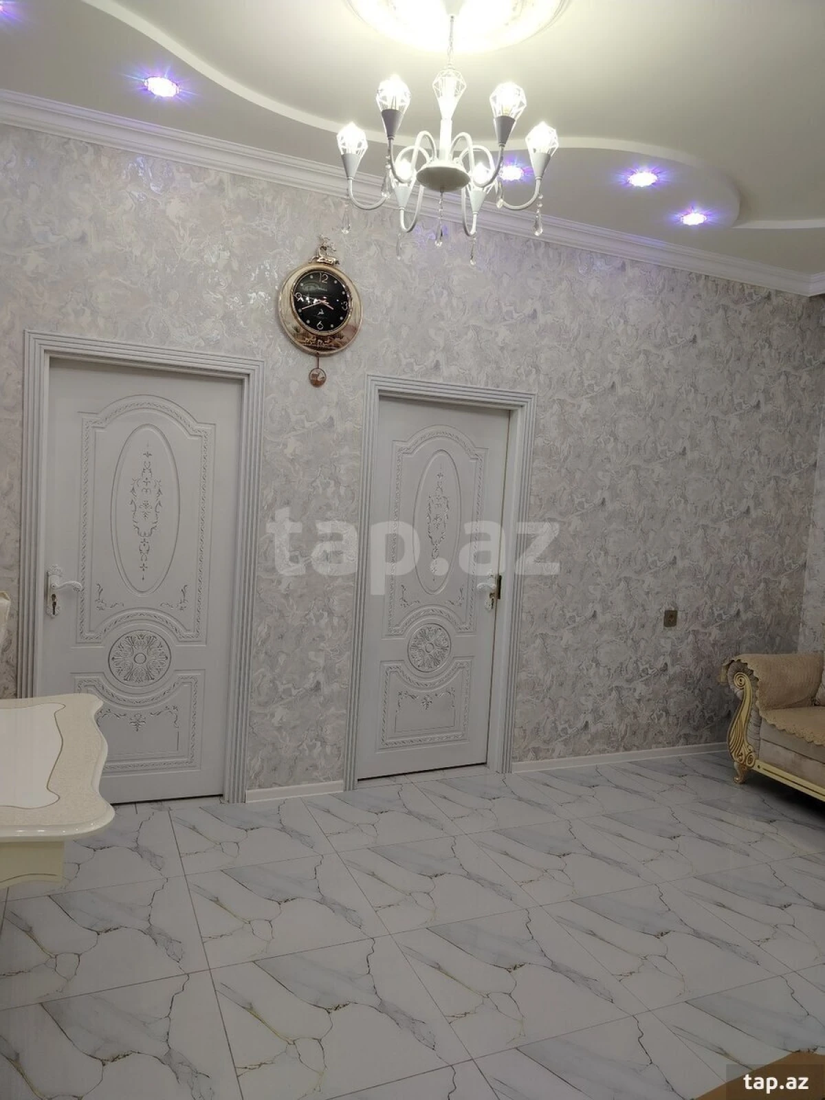 Kirayə verilir 2 otaqlı yeni tikili 78 m²