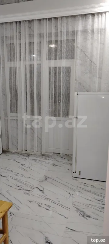Kirayə verilir 2 otaqlı yeni tikili 78 m²