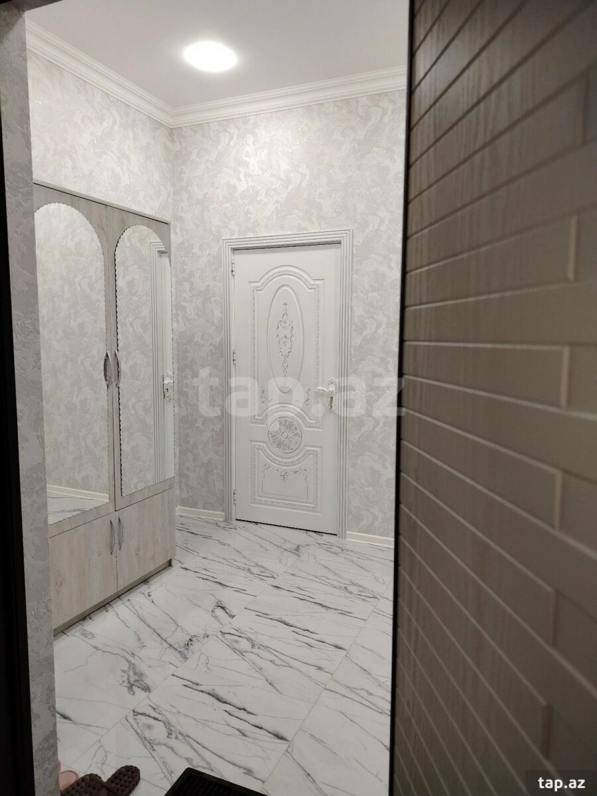 Kirayə verilir 2 otaqlı yeni tikili 78 m²