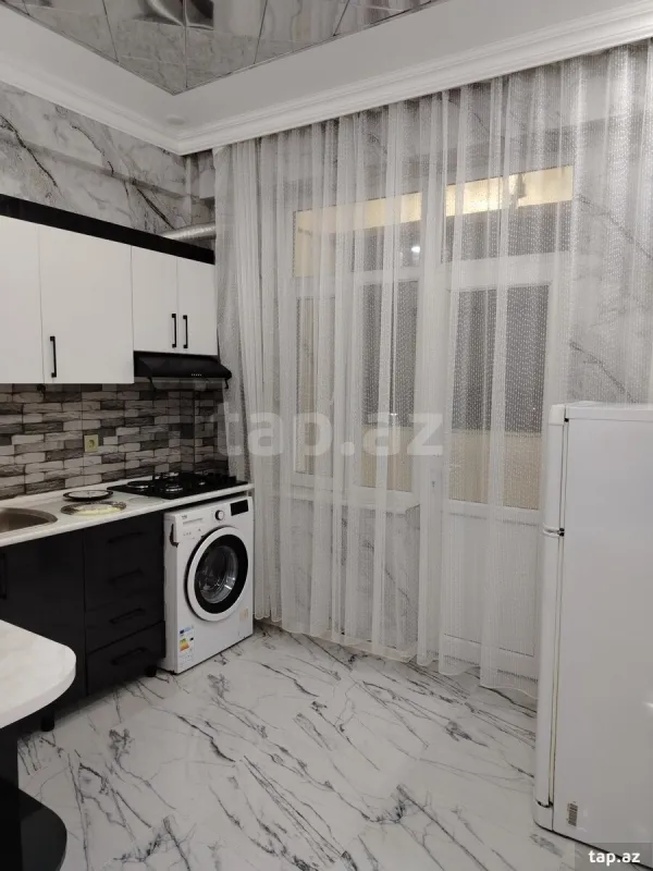 Kirayə verilir 2 otaqlı yeni tikili 78 m²