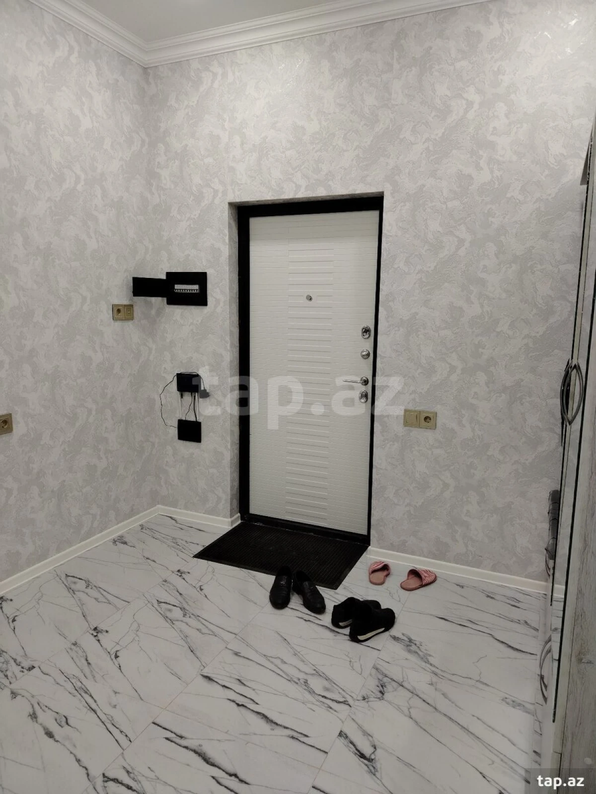 Kirayə verilir 2 otaqlı yeni tikili 78 m²