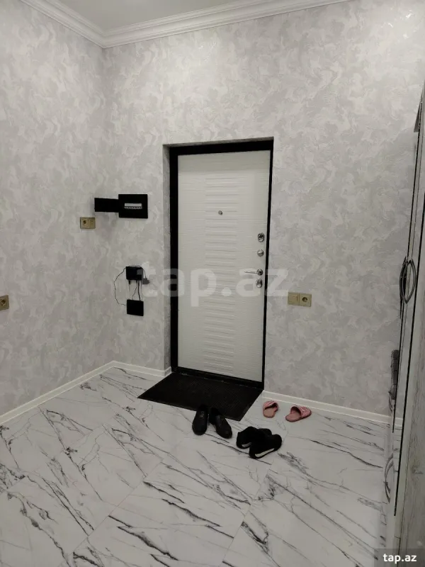 Kirayə verilir 2 otaqlı yeni tikili 78 m²