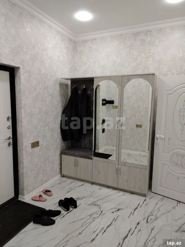 Kirayə verilir 2 otaqlı yeni tikili 78 m²