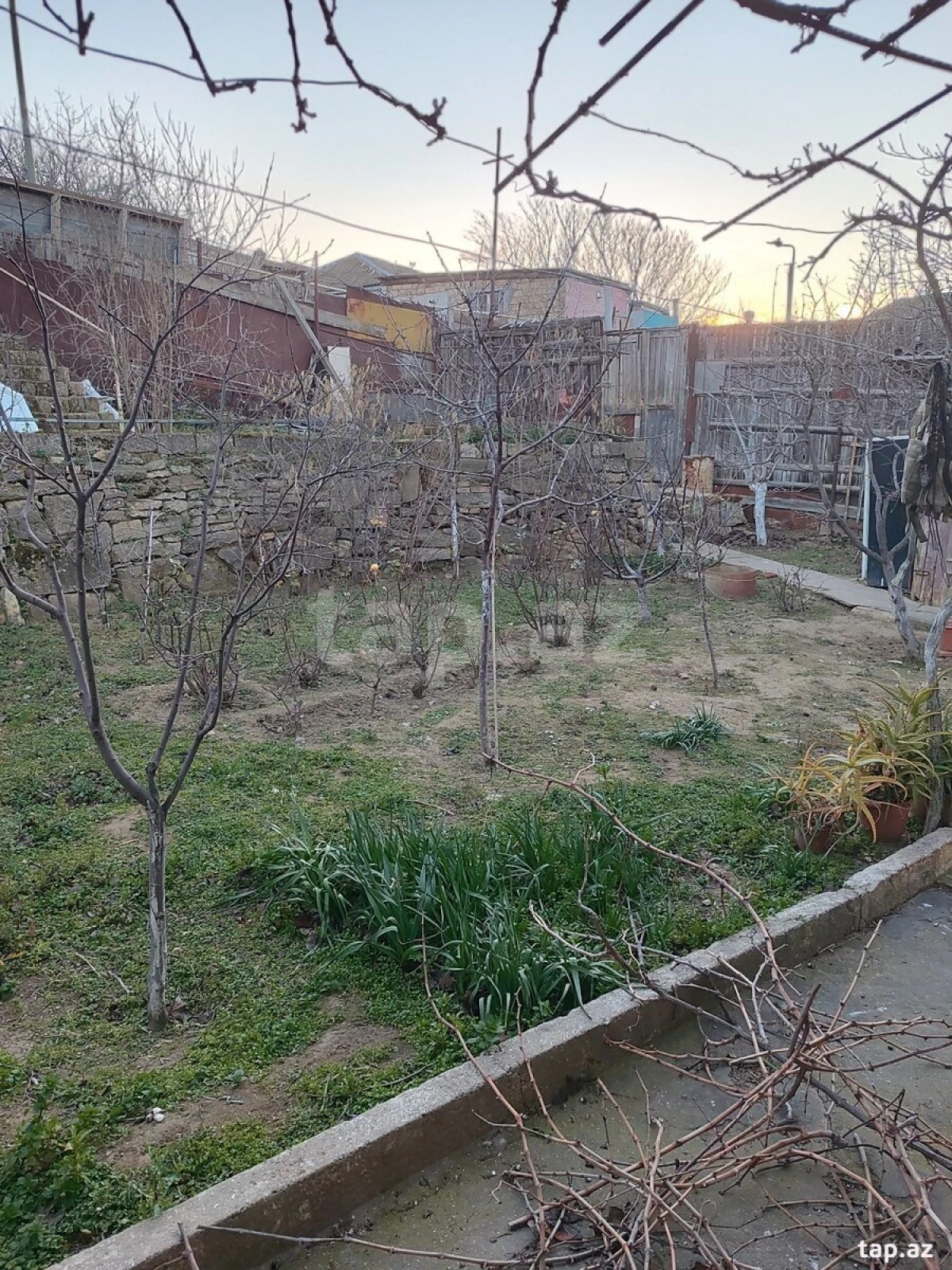 Satılır 6 otaqlı həyət evi