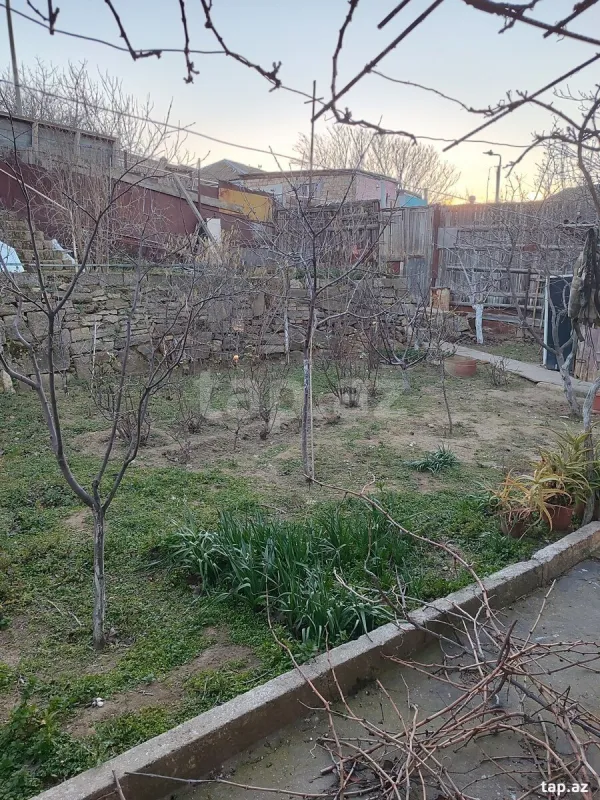 Satılır 6 otaqlı həyət evi