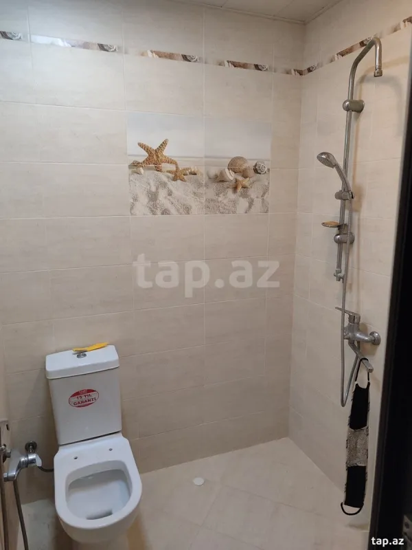 Satılır 6 otaqlı həyət evi