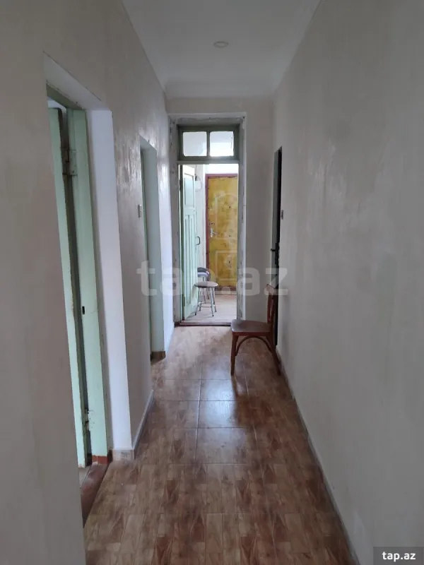 Satılır 6 otaqlı həyət evi