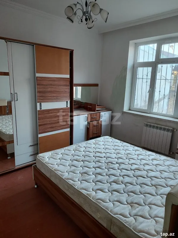 Satılır 6 otaqlı həyət evi