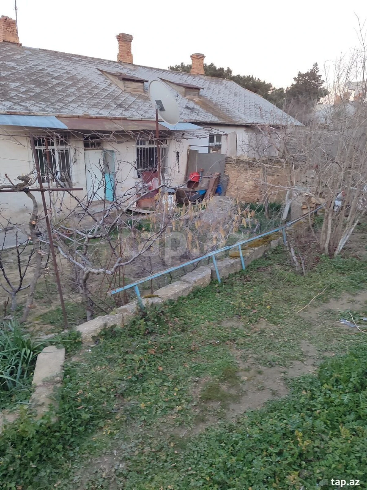 Satılır 6 otaqlı həyət evi