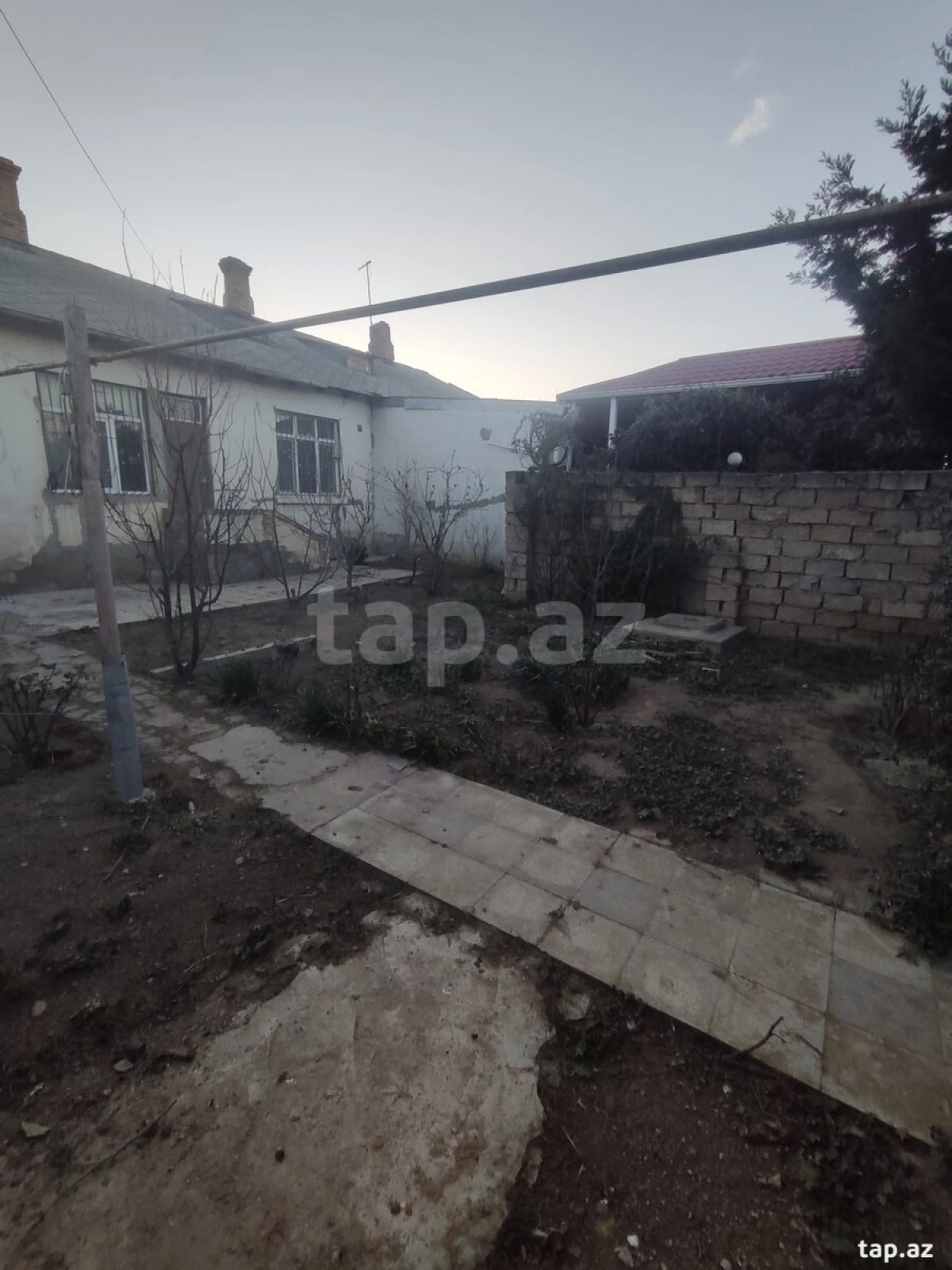 Satılır 6 otaqlı həyət evi