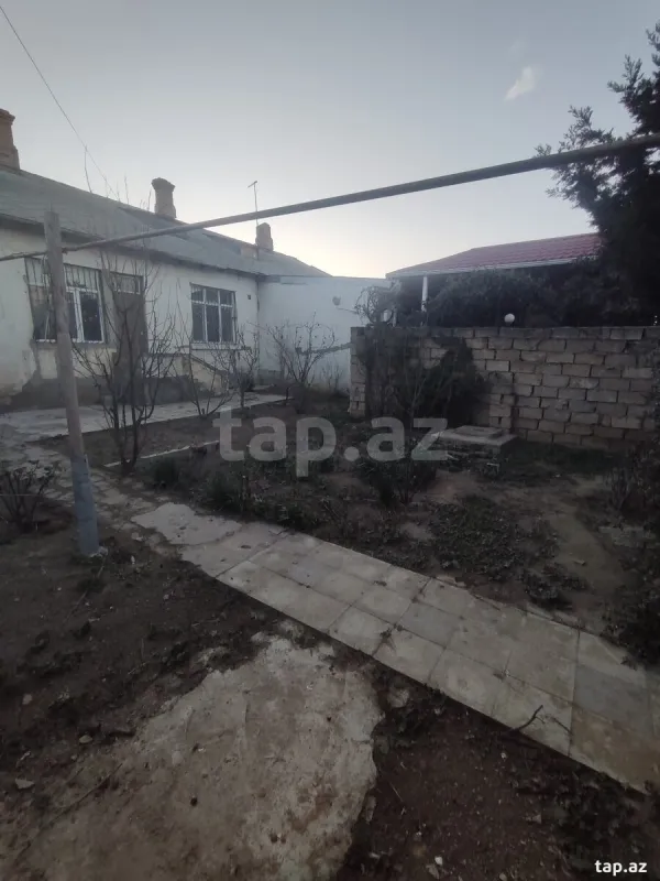 Satılır 6 otaqlı həyət evi