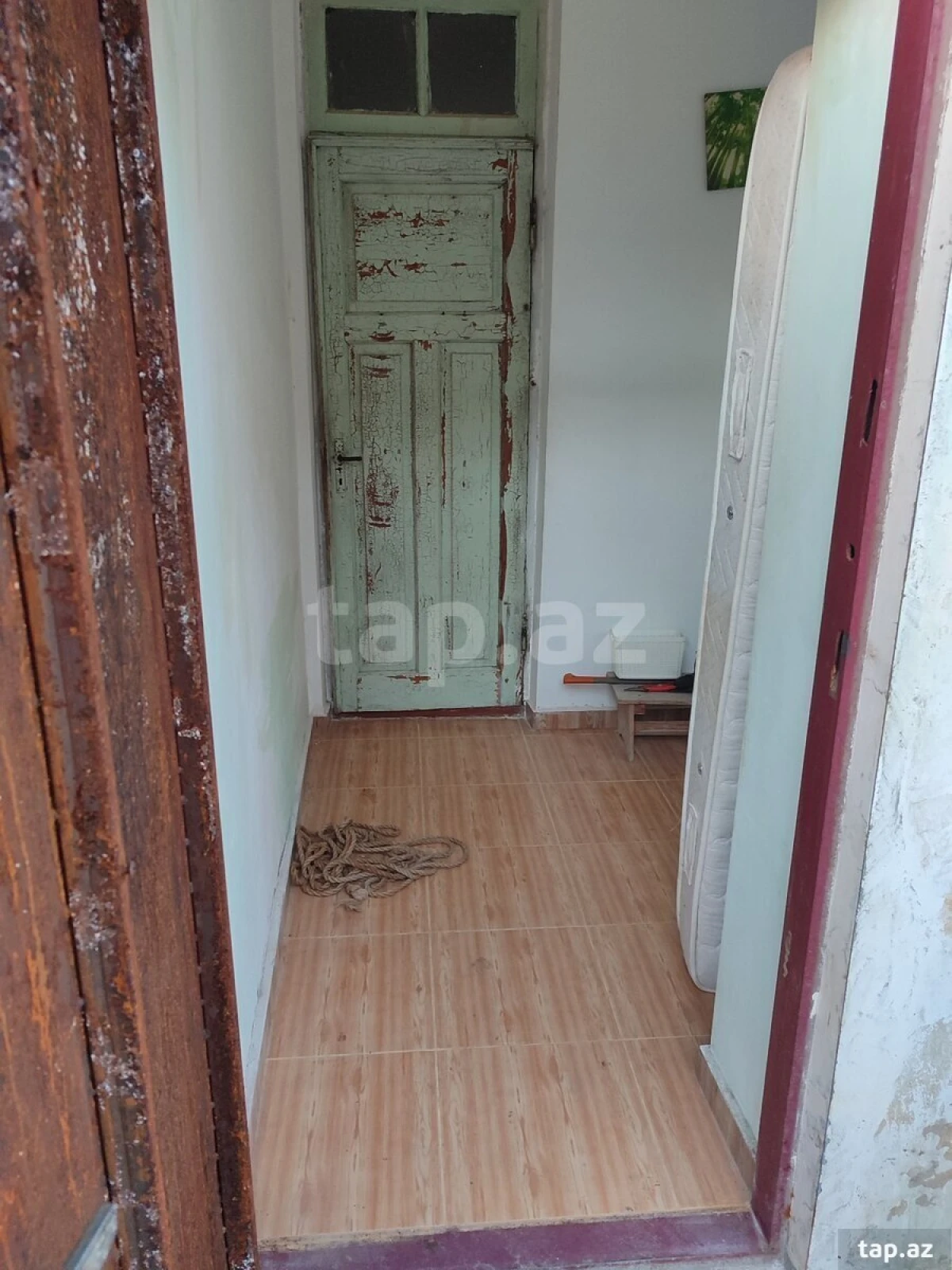 Satılır 6 otaqlı həyət evi