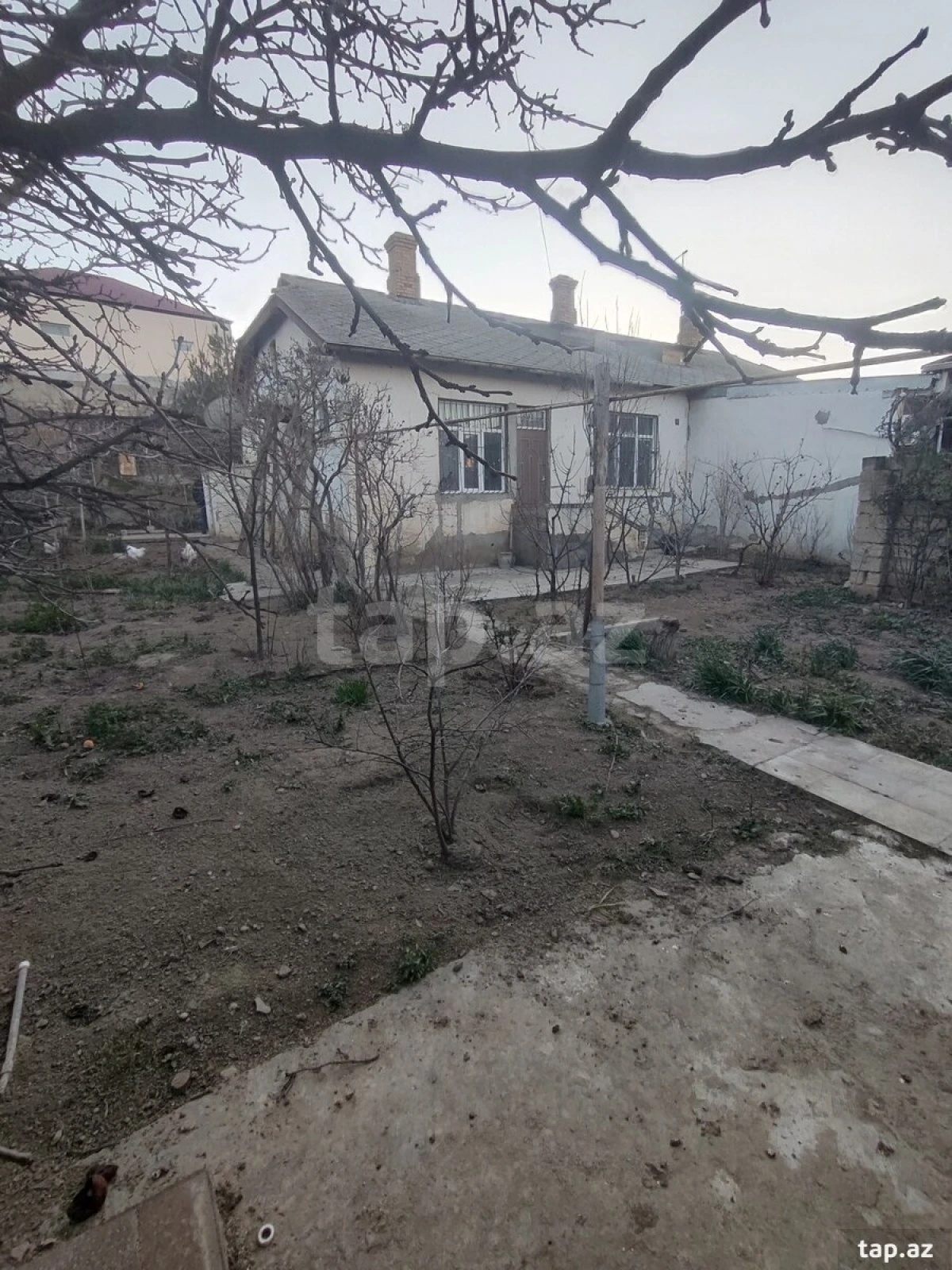 Satılır 6 otaqlı həyət evi