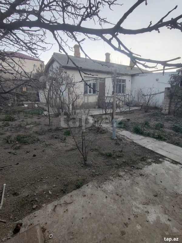 Satılır 6 otaqlı həyət evi