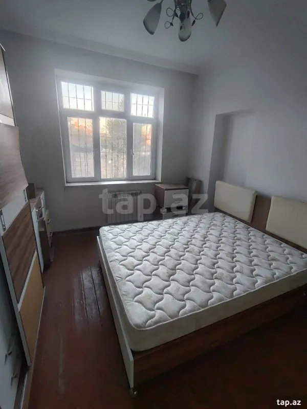 Satılır 6 otaqlı həyət evi