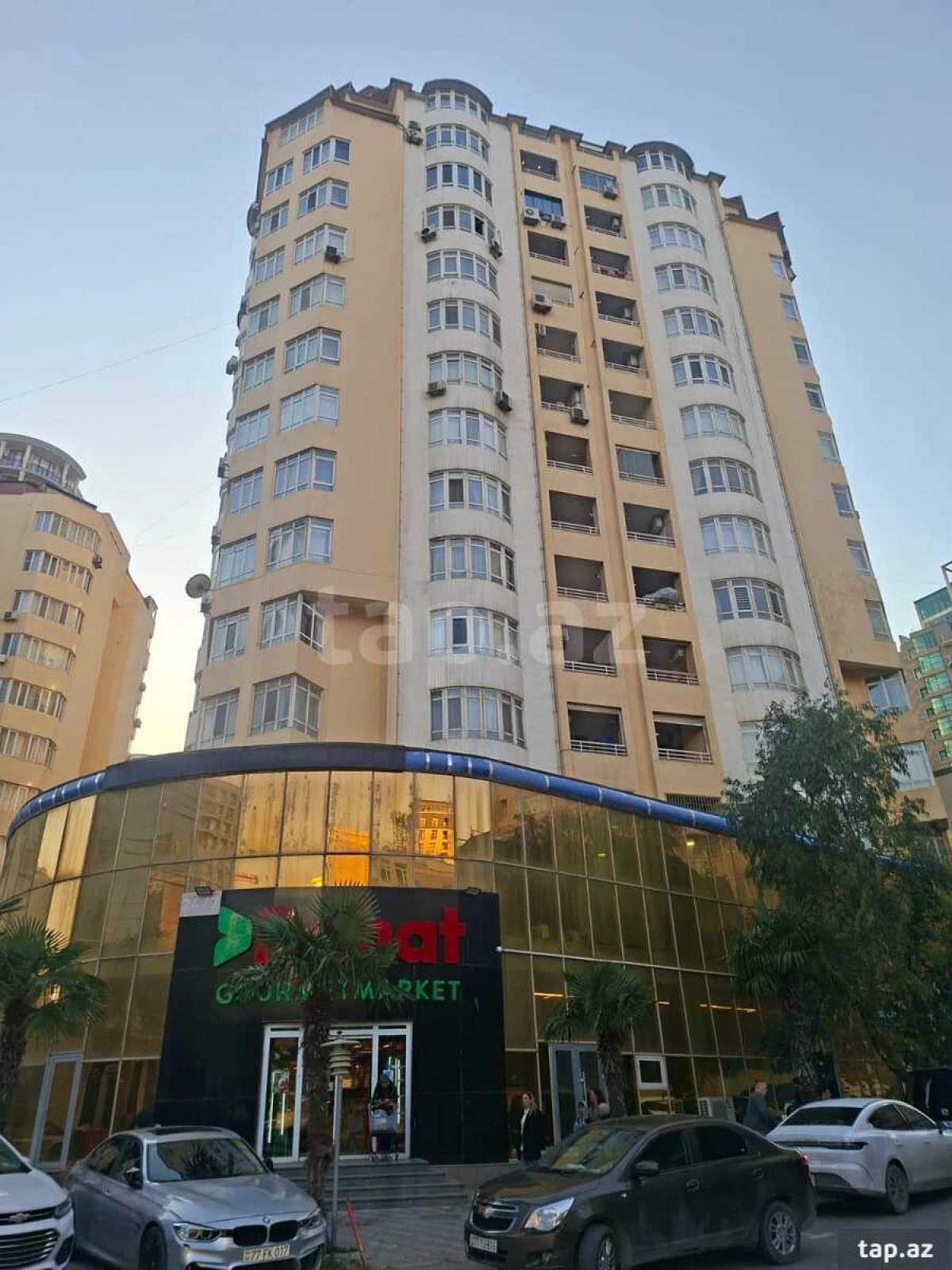 Satılır 3 otaqlı yeni tikili 140 m²