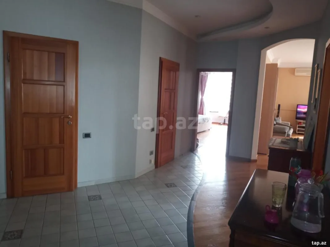 Satılır 3 otaqlı yeni tikili 140 m²