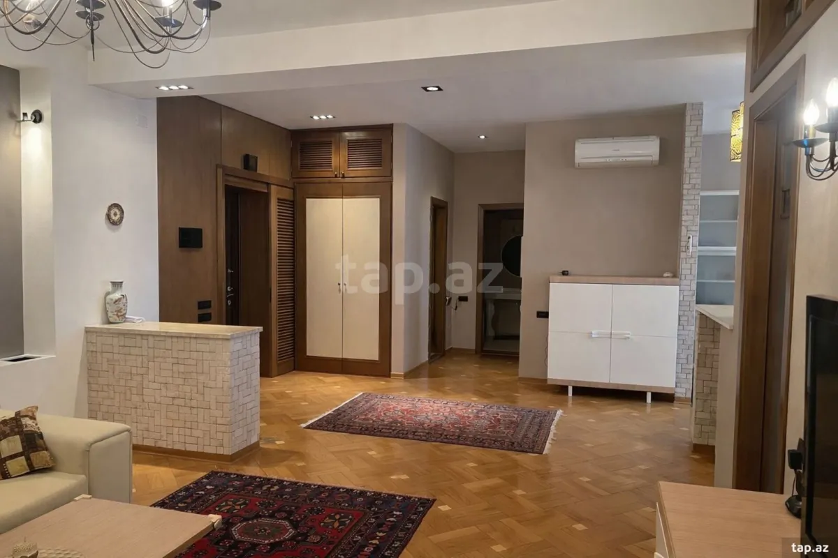 Kirayə verilir 3 otaqlı yeni tikili 120 m²