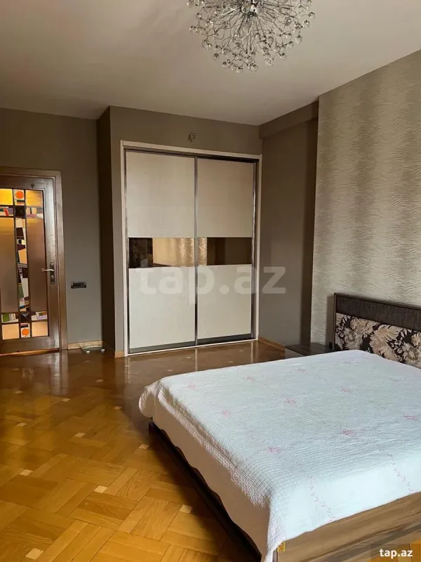 Kirayə verilir 3 otaqlı yeni tikili 120 m²