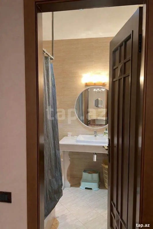 Kirayə verilir 3 otaqlı yeni tikili 120 m²