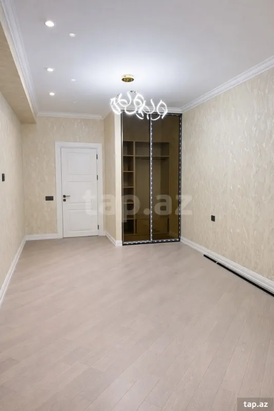 Satılır 3 otaqlı yeni tikili 138 m²