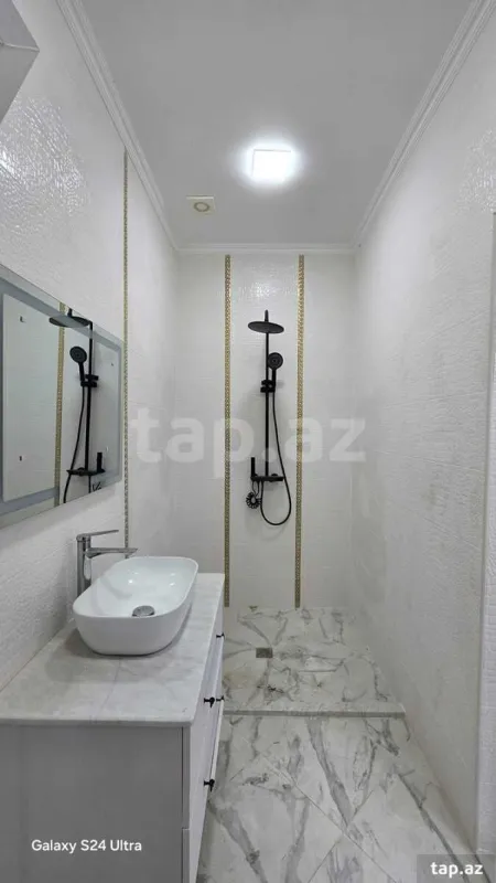 Satılır 5 otaqlı həyət evi