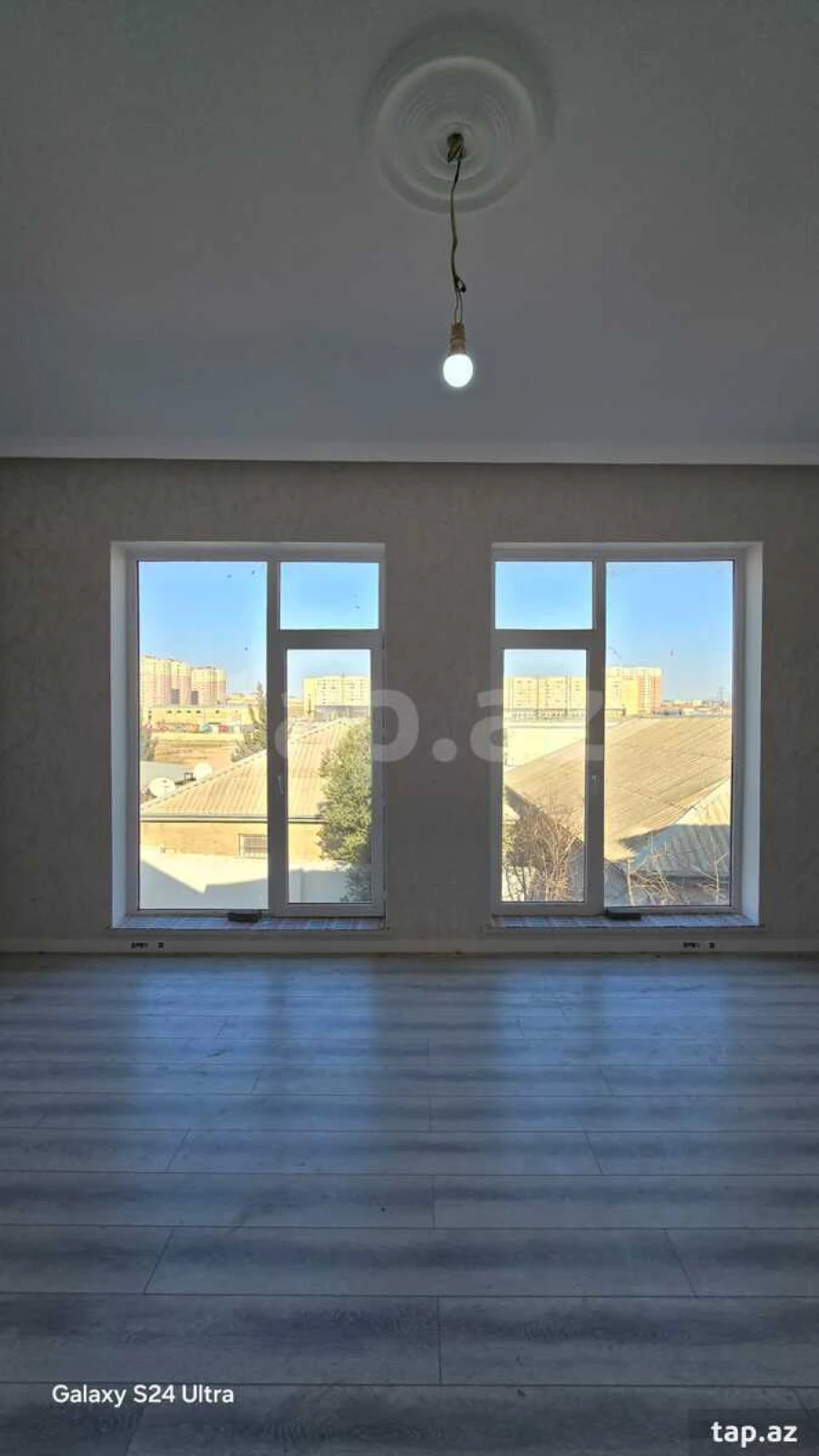 Satılır 5 otaqlı həyət evi