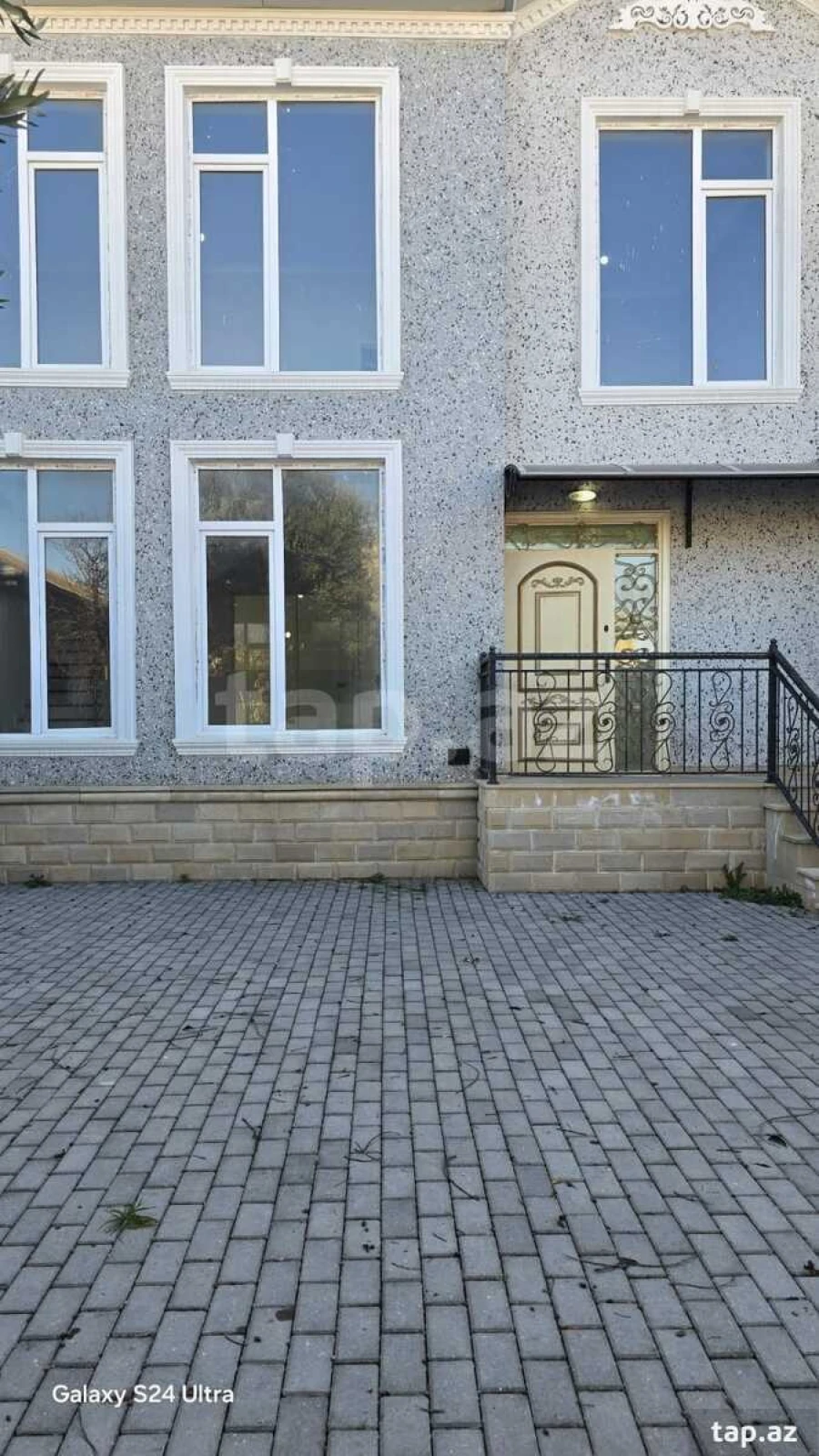Satılır 5 otaqlı həyət evi