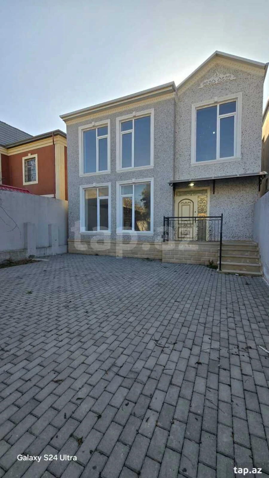Satılır 5 otaqlı həyət evi