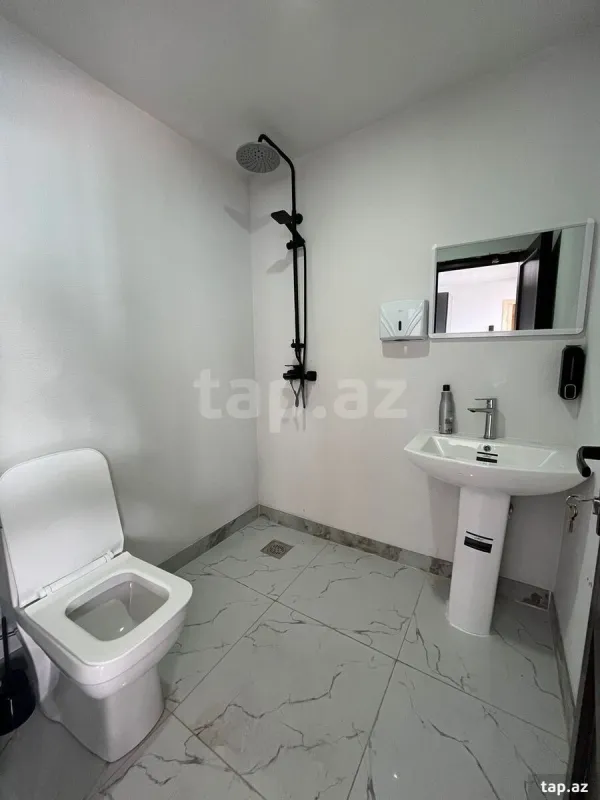 Kirayə verilir 3 otaqlı həyət evi