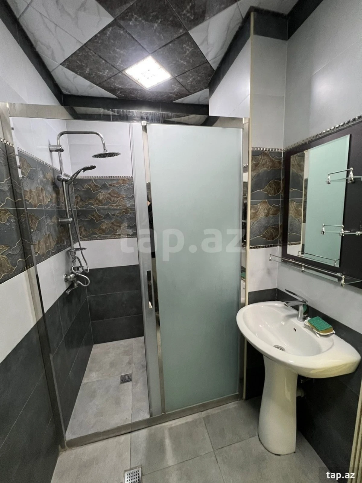 Kirayə verilir 3 otaqlı yeni tikili 110 m²